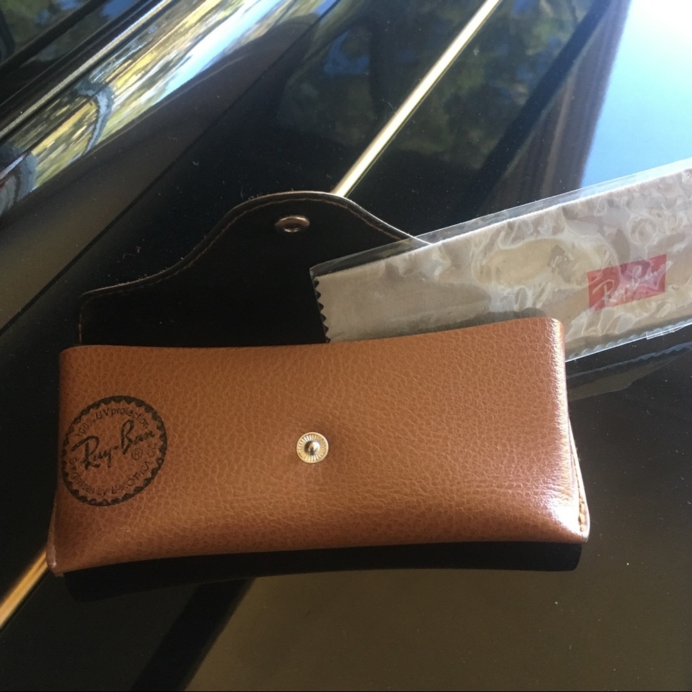 Ray-Ban case - Picture 2 of 3